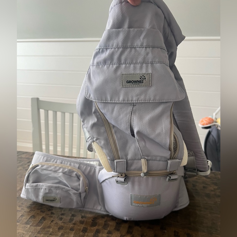 Baby hip carrier with shoulder attachment. NWOT
